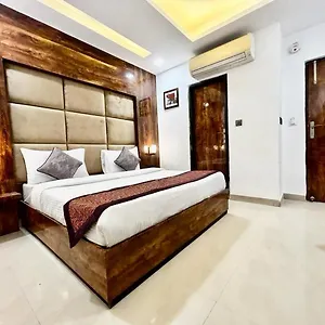 Cosmo - Karol Bagh Hotel